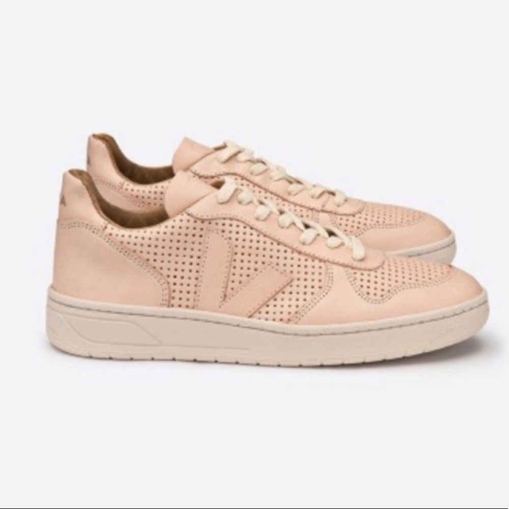 Veja Women's Sneakers in Light Pink